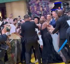 Ariana Grande Grabber Banned from Singapore